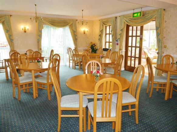 DINING ROOM.JPG