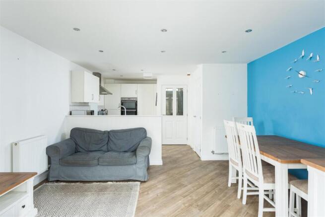 3 bed Semi-Detached for sale Image 9