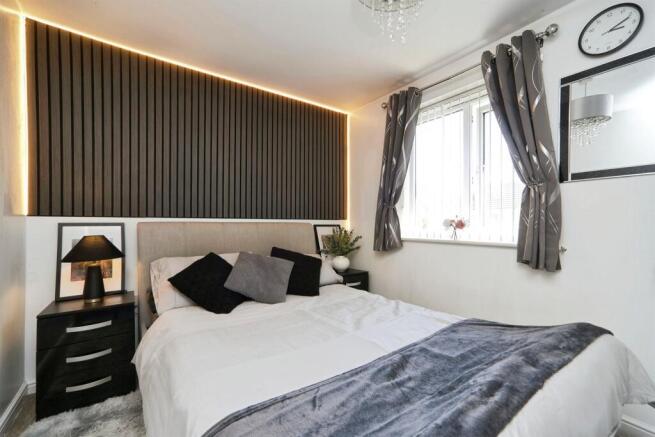 3 bed Semi-Detached for sale Image 11
