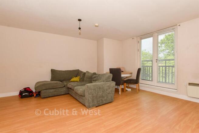 Lounge/Kitchen
