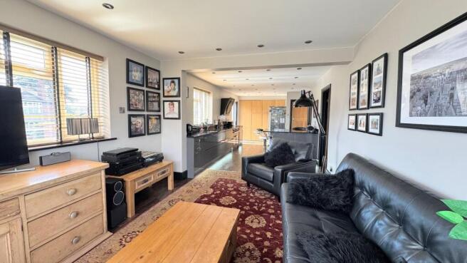 LIVING KITCHEN