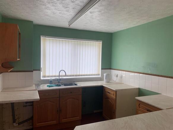 kitchen 1.jpg