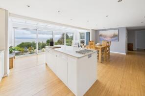 Breezeland, Walton Bay, Clevedon BS21 7AZ