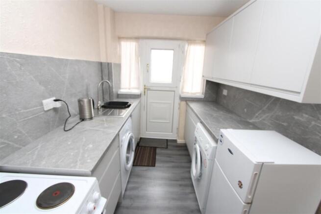 3 bed Semi-Detached for sale Image 3