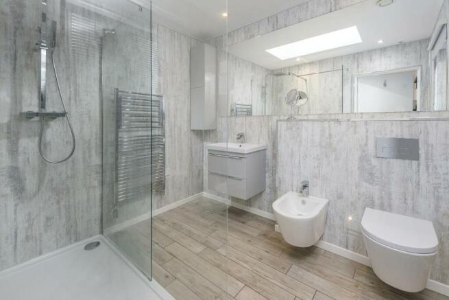 Bedroom One Ensuite-1-PRINT.jpg