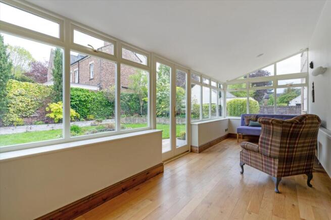 5 bed Detached for sale Image 6