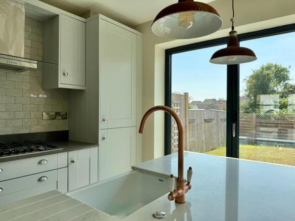 4 bed Detached for sale Image 10
