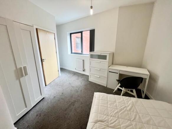 1 bed House Share to rent Image 4