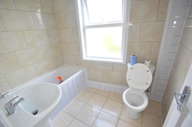4 bed Terraced to rent Image 9