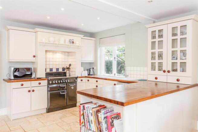 8313991-interior09.jpg