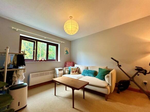 Lounge 2.jpg