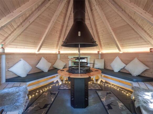 BBQ Hut