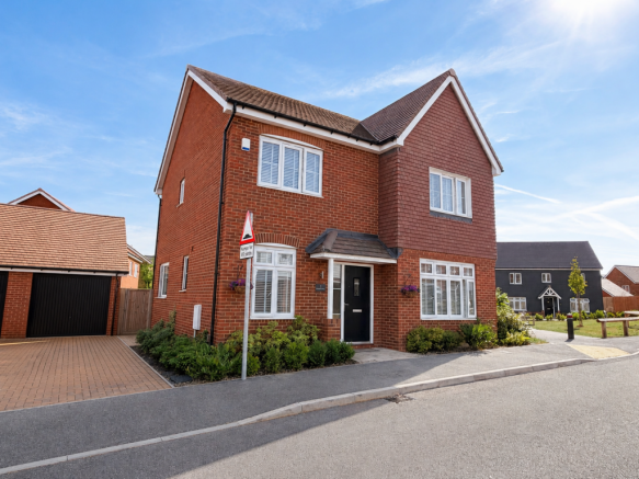 4-bed detached on Horseshoe Way, Ash, Canterbury, CT3, £450,000