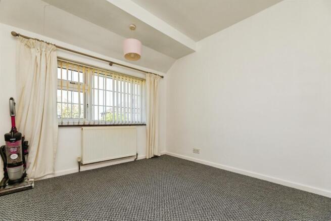 2 bed Semi-Detached Bungalow for sale Image 10