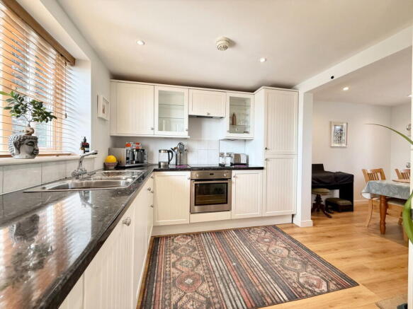 3 bed Detached for sale Image 7