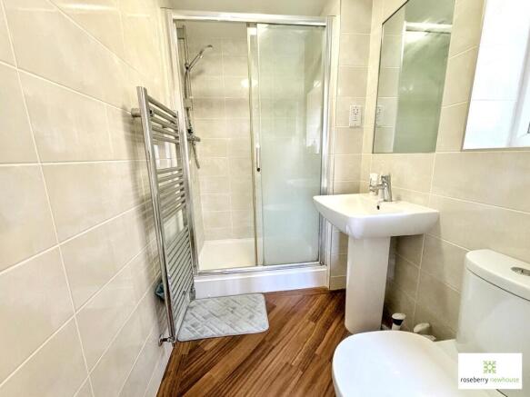 4 bed Detached for sale Image 8