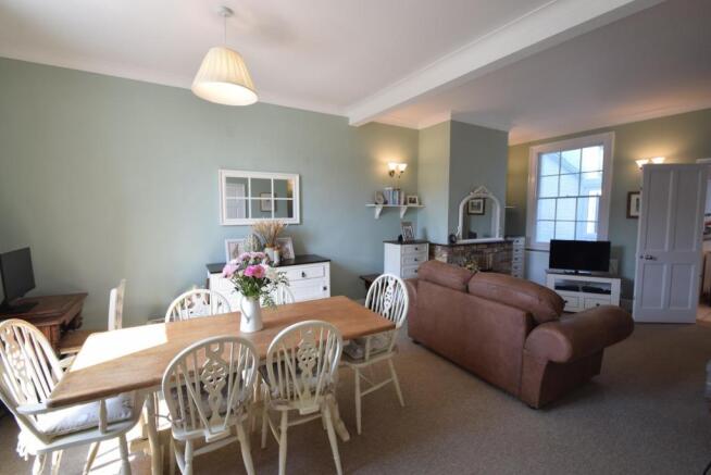 Living/dining room