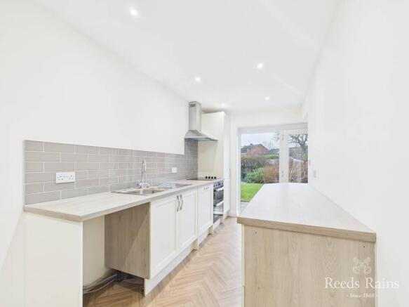 4 bed Bungalow for sale Image 7