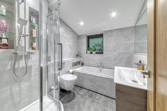 En-Suite Bathroom