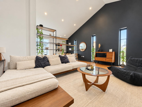 LIVING ROOM.png