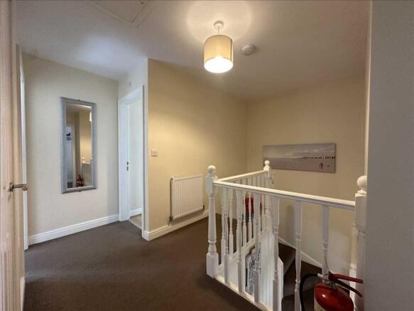 4 bed House for sale Image 10
