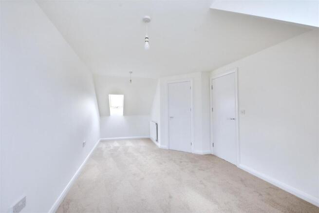 17 Bursar Way bedroom one (2).jpg