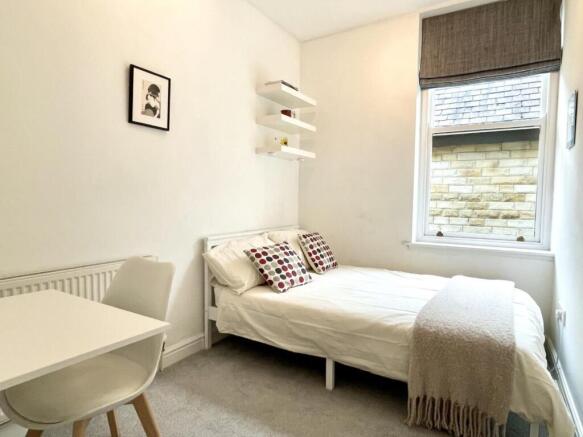 2 bed Apartment for sale Image 6
