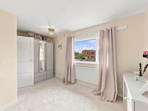 3 bed Semi-Detached for sale Image 10