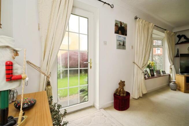 3 bed Semi-Detached for sale Image 6