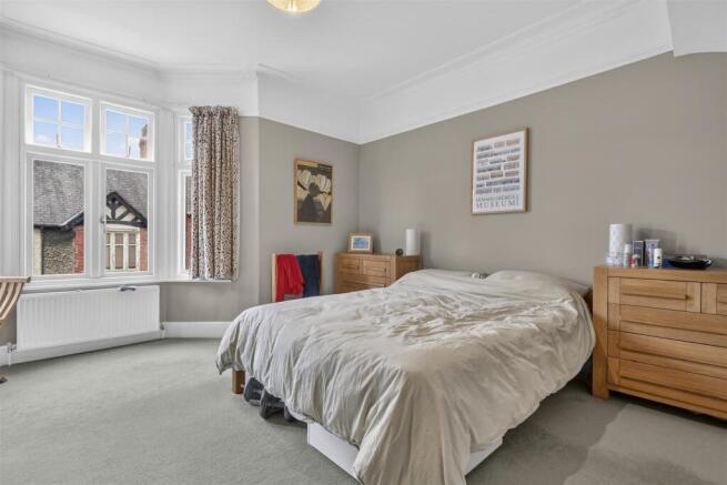 4 bed Terraced for sale Image 11
