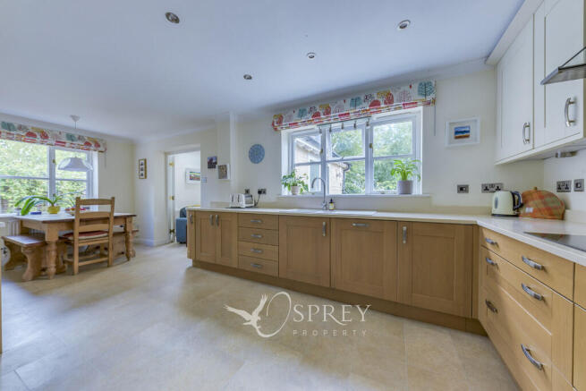 Kitchen/Breakfast...