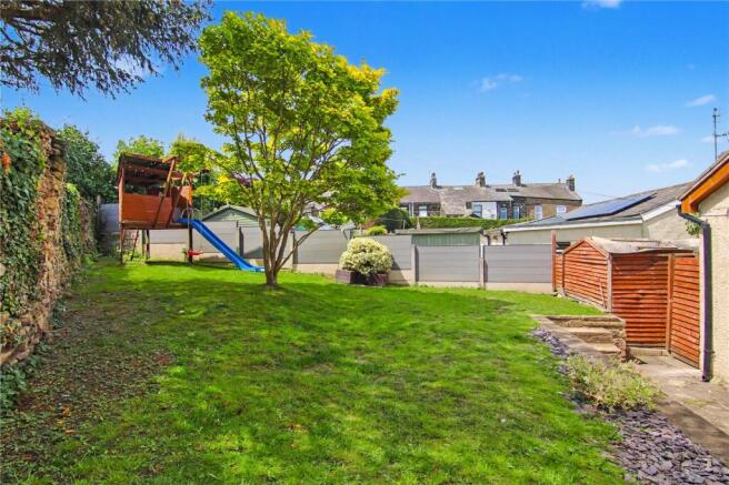 5 bed Detached for sale Image 7