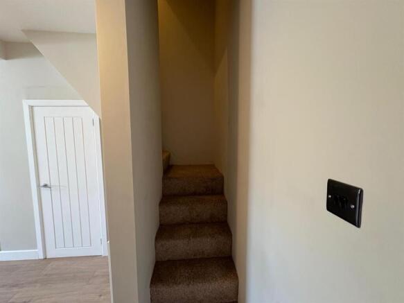 2 bed House to rent Image 6