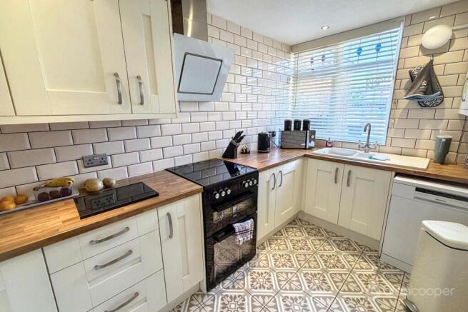 The Nook, Attleborough, Nuneaton, CV11 4LG photo 4