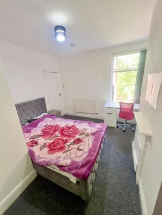 Single Room (£550pcm)