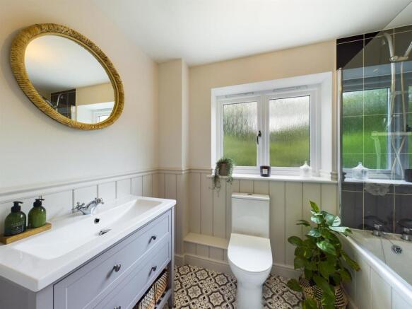 Bathroom.jpg