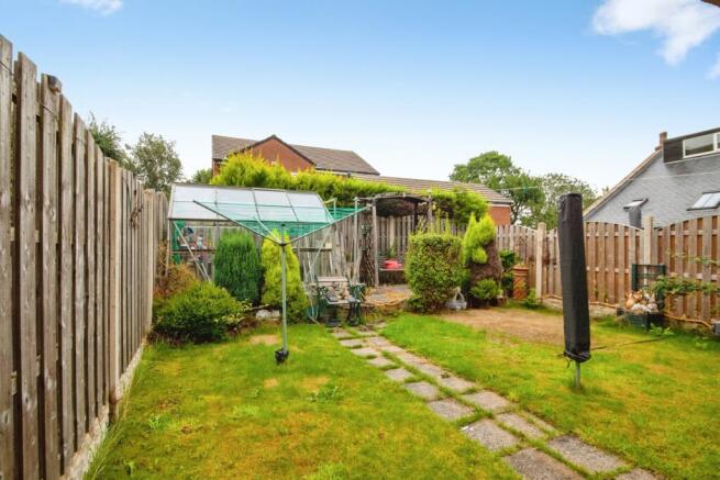 3 bed Semi-Detached for sale Image 12