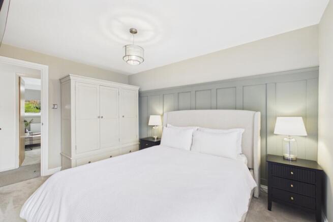 CAM02279G0-PR0064-STILL002