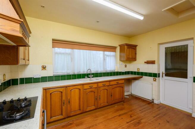 3 bed House for sale Image 6