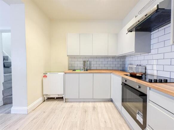 Kitchen/ Dining Room