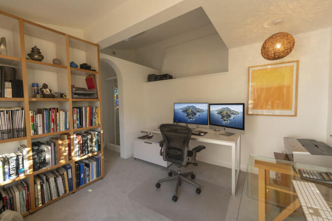 Photo 11