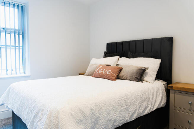 2 bed Apartment to rent Image 8