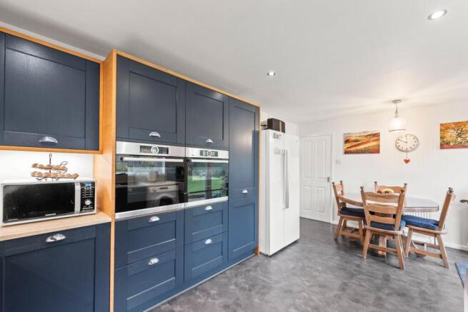 KITCHEN DINER 04.jpg