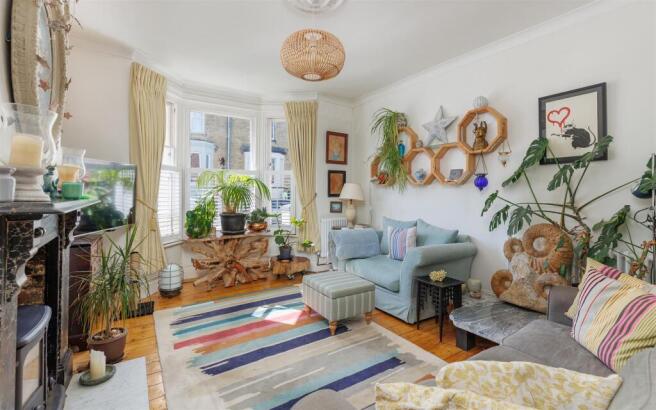 Spacious sitting room