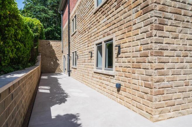 3 bed Apartment for sale Image 7