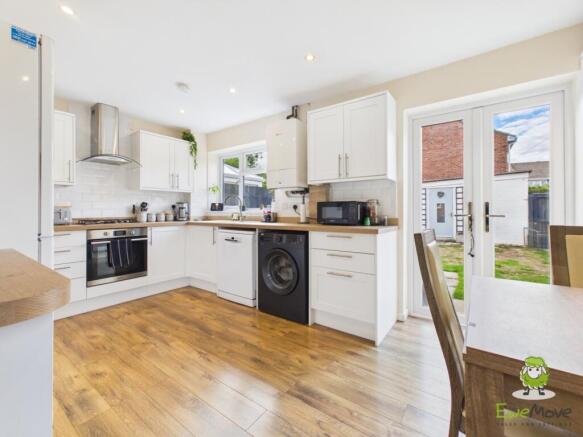 EweMove Basingstoke Braemar Drive Kitchen
