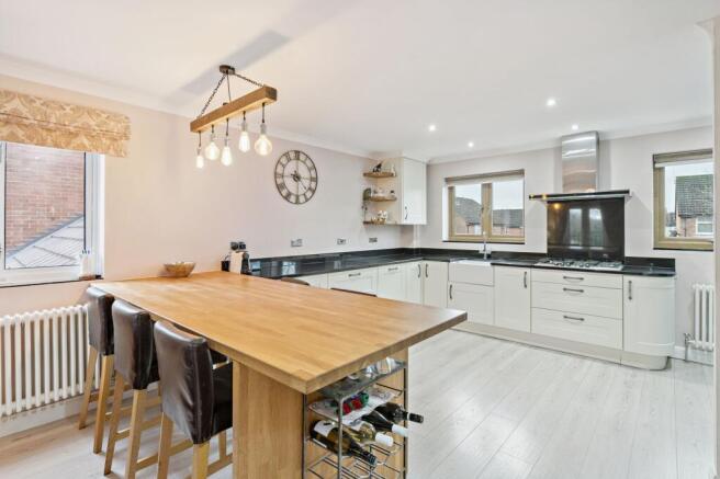 Lounge/Kitchen