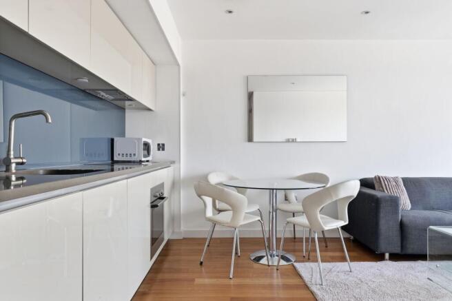 1 bed Apartment to rent Image 7