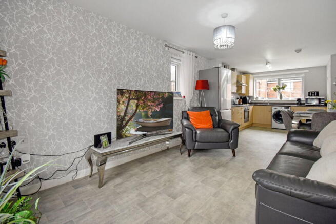 Dallington Avenue, Leyland, PR25 5AG photo 3