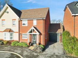 2, Gale Close, Yateley GU46 7AT